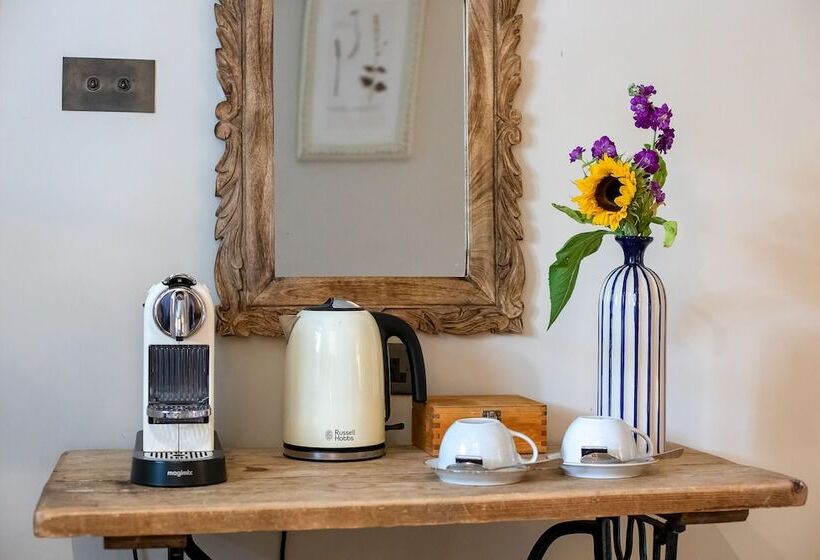 스탠다드 룸, The Porch House