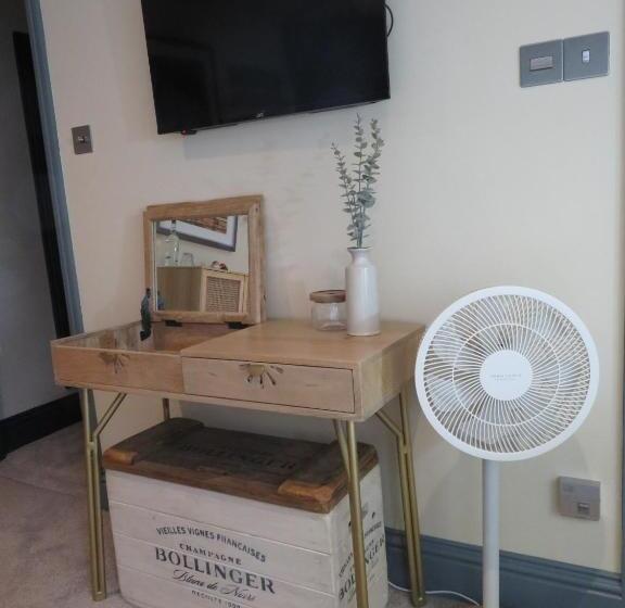 غرفة سوبيريور سرير كينج, The Royal