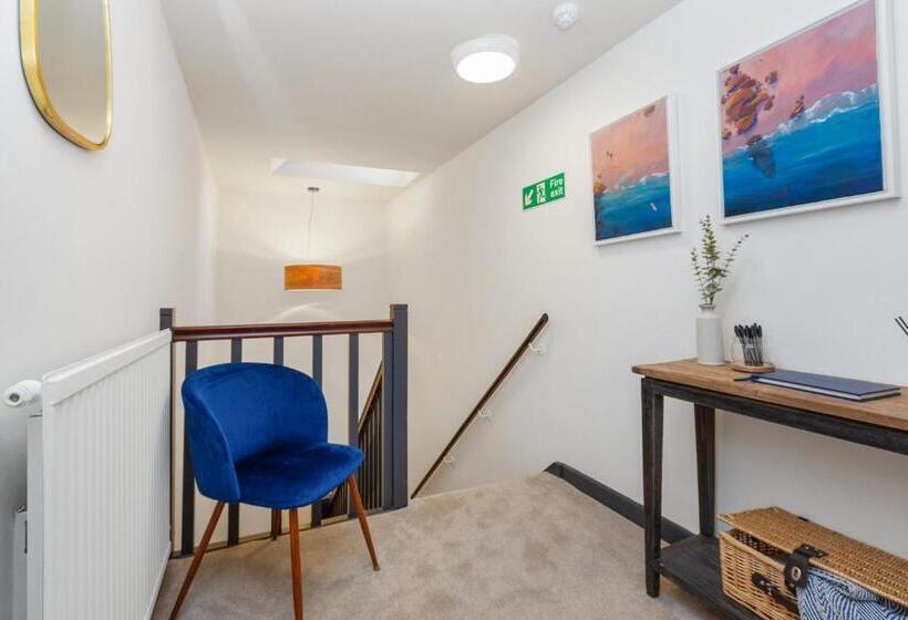 غرفة سوبيريور سرير كينج, The Royal