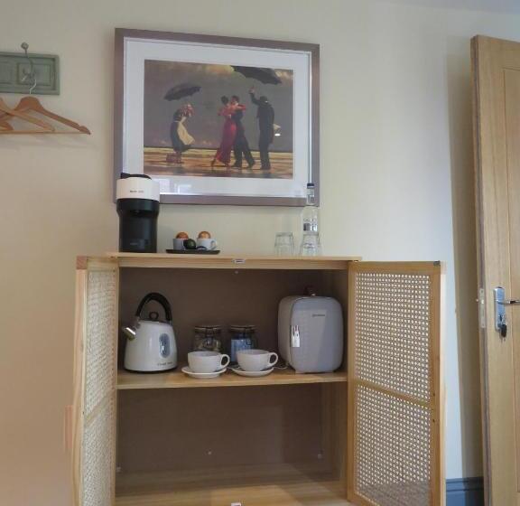 غرفة سوبيريور, The Royal