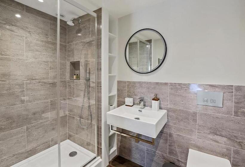 غرفة سوبيريور سرير كينج, The Royal