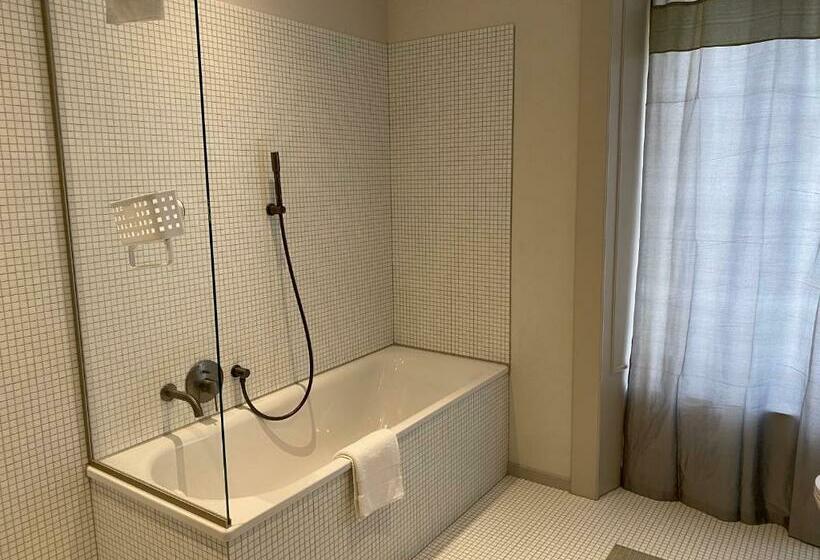 إستوديو قياسى, Fleur De Lis