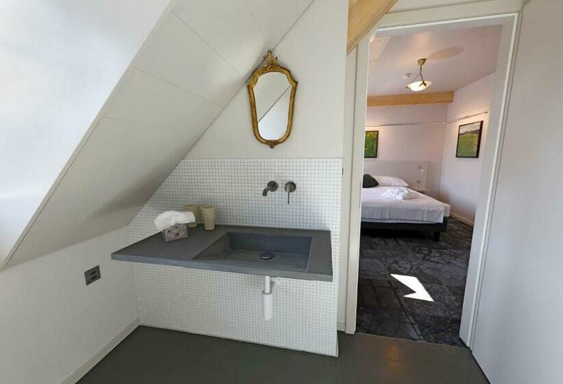 غرفة سوبيريور, Fleur De Lis