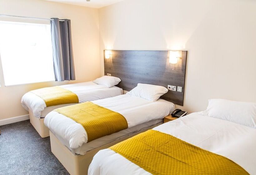 غرفة قياسية ثلاثية, Halfway