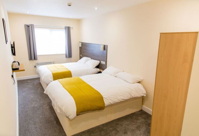 غرفة قياسية رباعية, Halfway