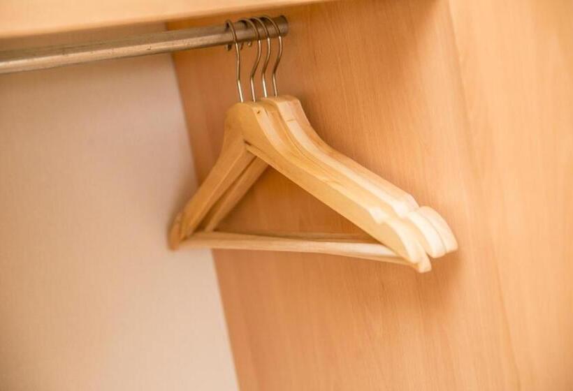 غرفة قياسية, Halfway