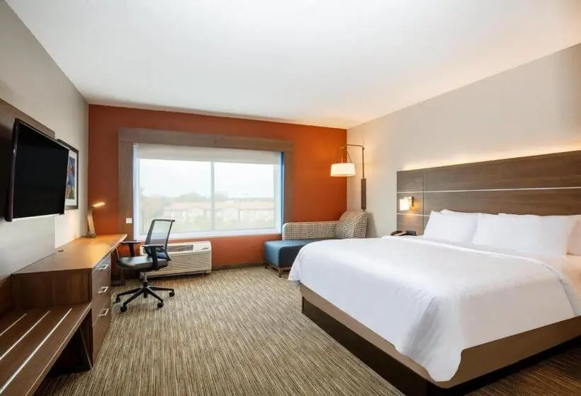 キングサイズベッドのスタンダードルーム, Holiday Inn Express & Suites   Beloit, An Ihg