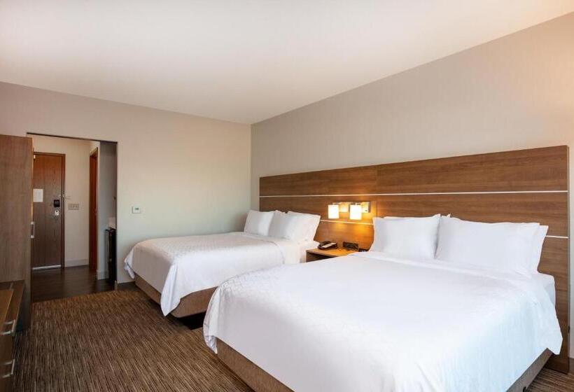 장애인을 위한 스탠다드 룸, Holiday Inn Express & Suites Beloit, An Ihg