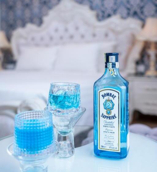 اتاق لوکس با تخت بزرگ, Royal Beach Hotel By Thg