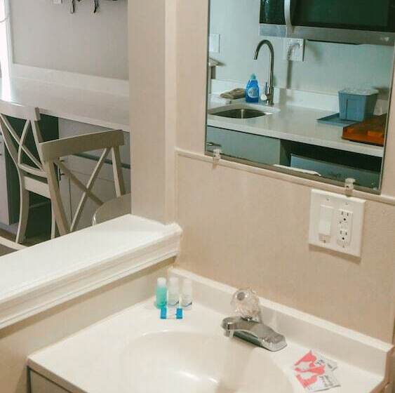 복층 룸 퀸 침대, Atlantic Motel