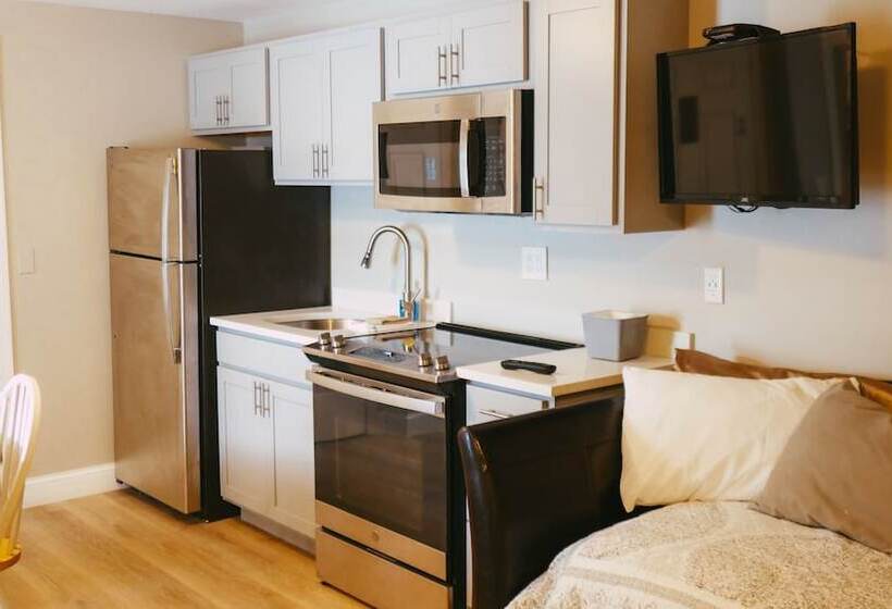 Люкс Повышенной Комфортности, Atlantic Motel