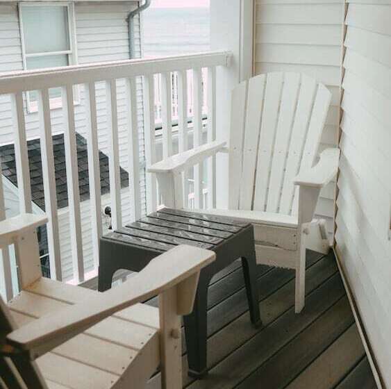 디럭스 스위트, Atlantic Motel