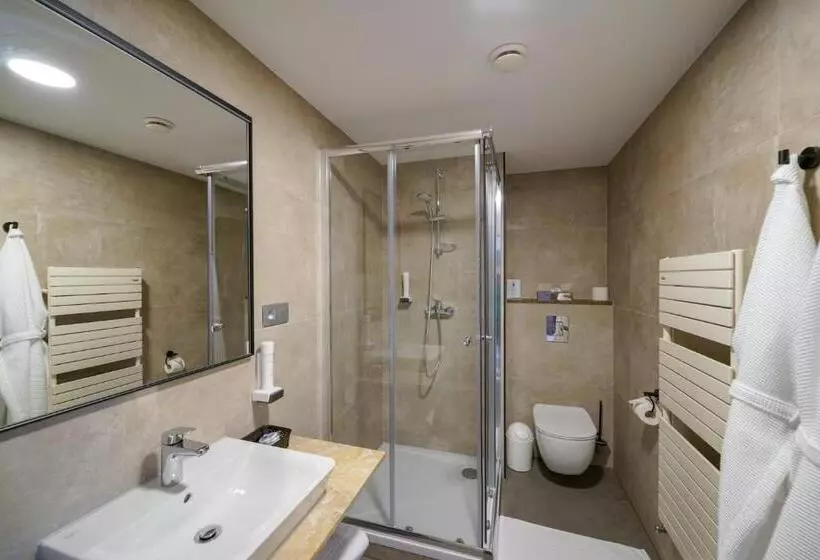 Juniorsviitti Vuoristonäkymä, Grand Hotel Bellevue