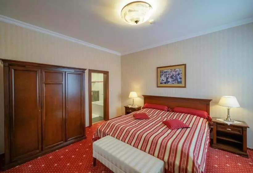 Deluxe-sviitti näköalalla, Grand Hotel Bellevue