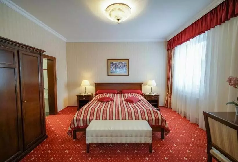 Deluxe-sviitti näköalalla, Grand Hotel Bellevue