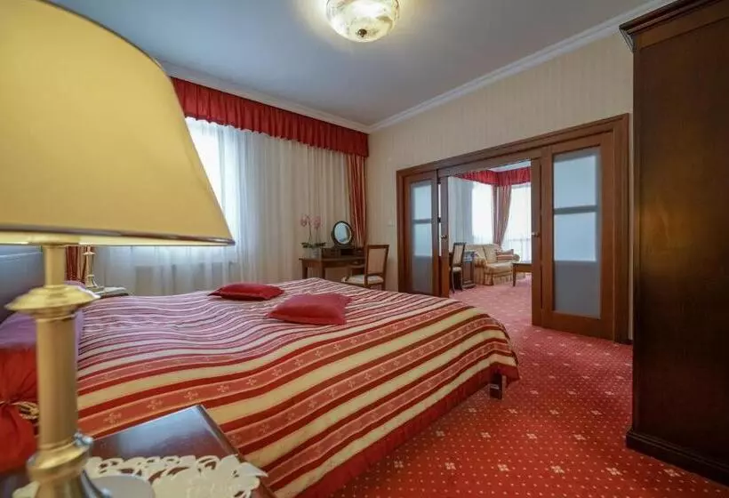 Deluxe-sviitti näköalalla, Grand Hotel Bellevue