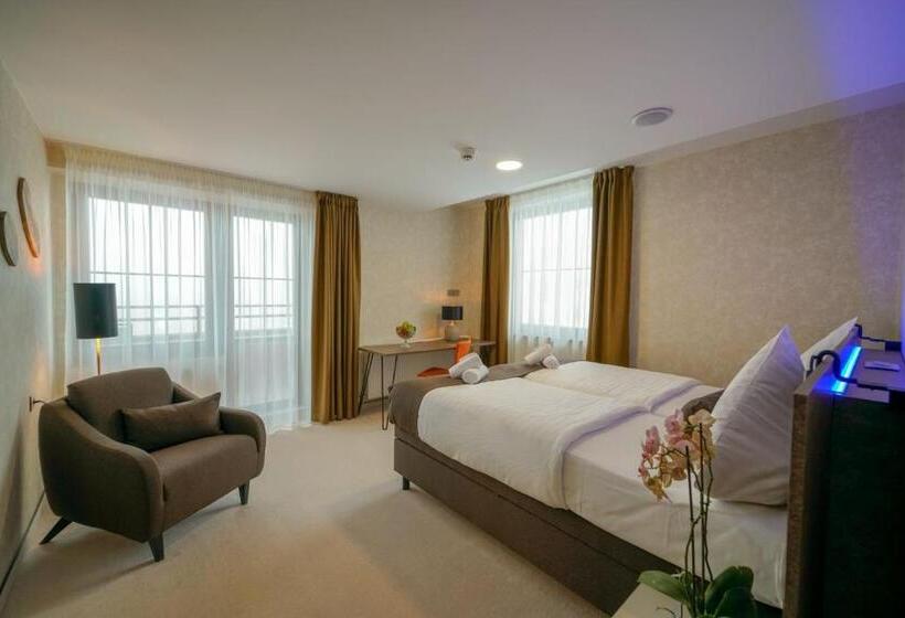 Люкс Вид на Горы, Grand Hotel Bellevue