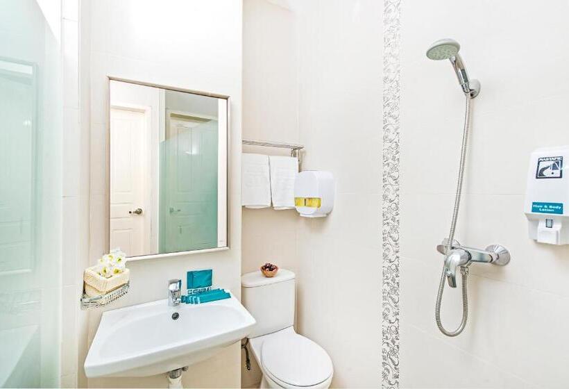 اتاق سوپریور, 81 Dickson