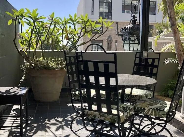 آپارتمان 3 خوابه, Romney Park Luxury Apartments
