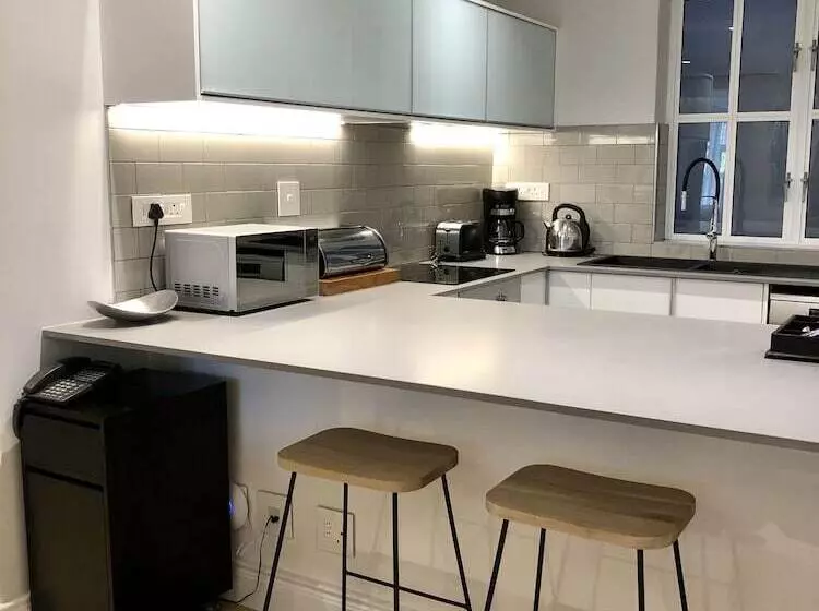 آپارتمان 3 خوابه, Romney Park Luxury Apartments
