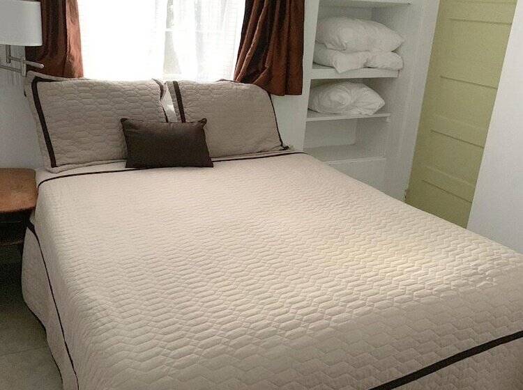 شقة غرفة واحدة, La Paloma Las Flores