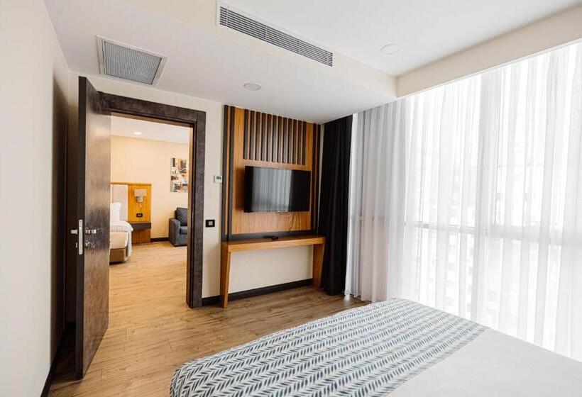 اتاق خانوادگی, Best Western Plus Batumi