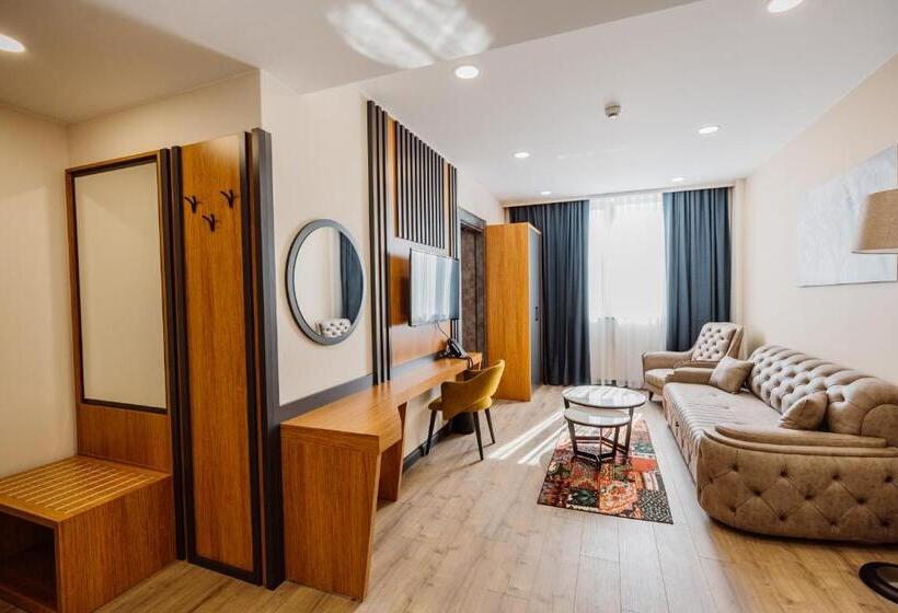 سوییت جونیور, Best Western Plus Batumi