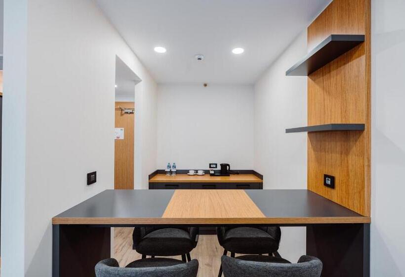 سوئیت اجرایی با تخت کینگ, Best Western Plus Batumi