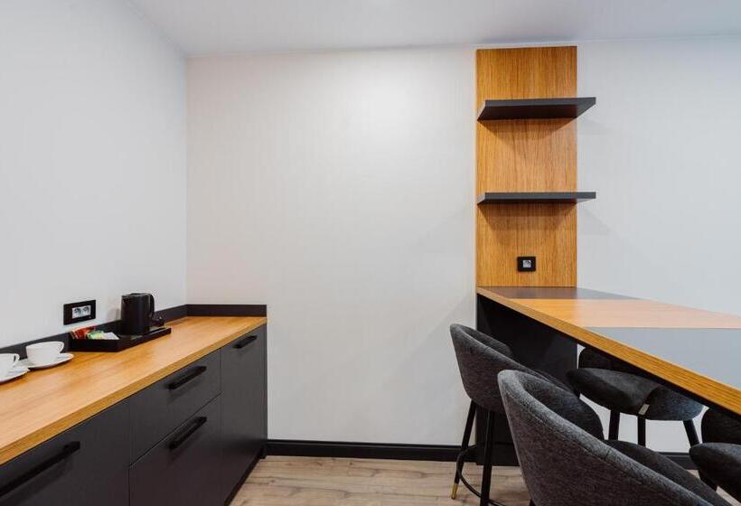 سوئیت اجرایی با تخت کینگ, Best Western Plus Batumi