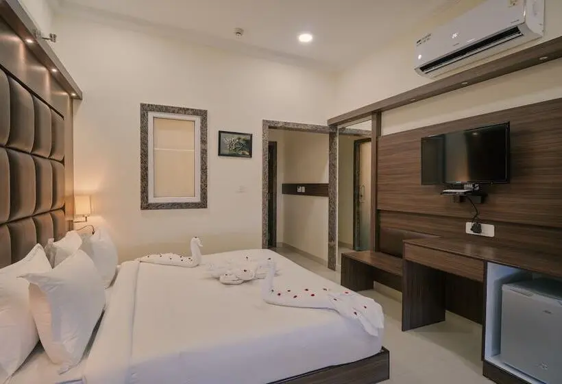 デラックスルーム, Gyangarh