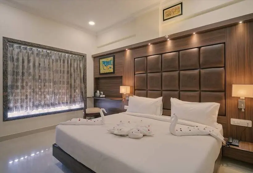 デラックスルーム, Gyangarh