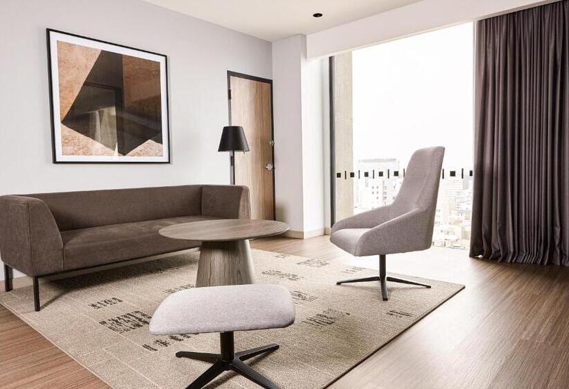 Люкс Кровать Кинг, Holiday Inn Lima Miraflores, An Ihg