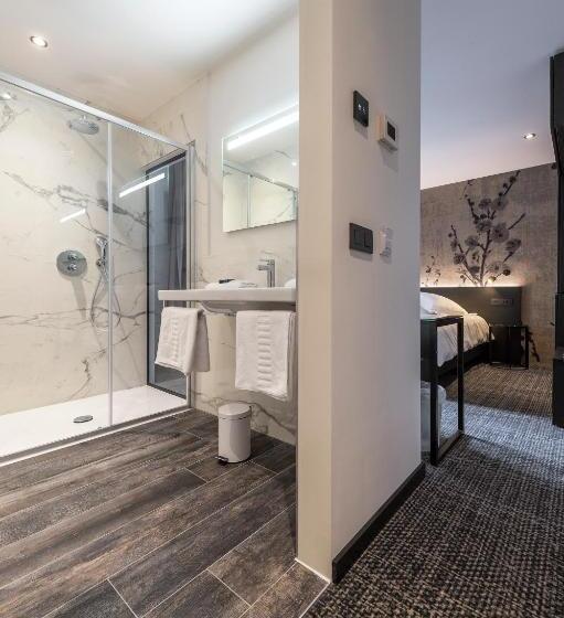 غرفة ديلوكس, Monarc