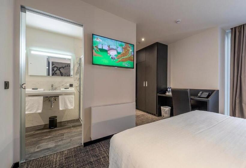 غرفة سوبيريور, Monarc