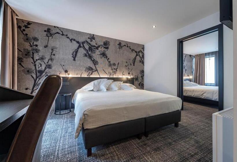 غرفة سوبيريور, Monarc