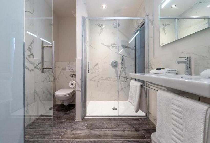 غرفة ديلوكس مزودة بشرفة, Monarc