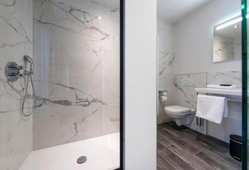 غرفة سوبيريور مزودة بشرفة, Monarc