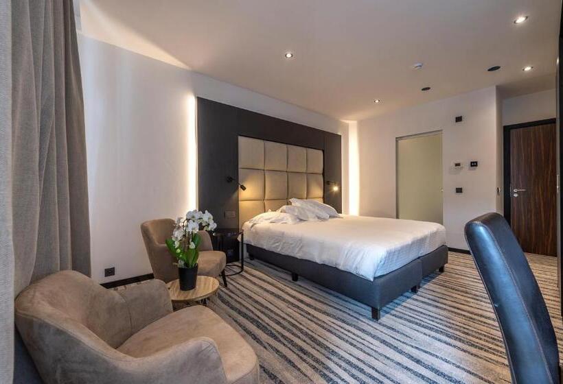 غرفة سوبيريور مزودة بشرفة, Monarc