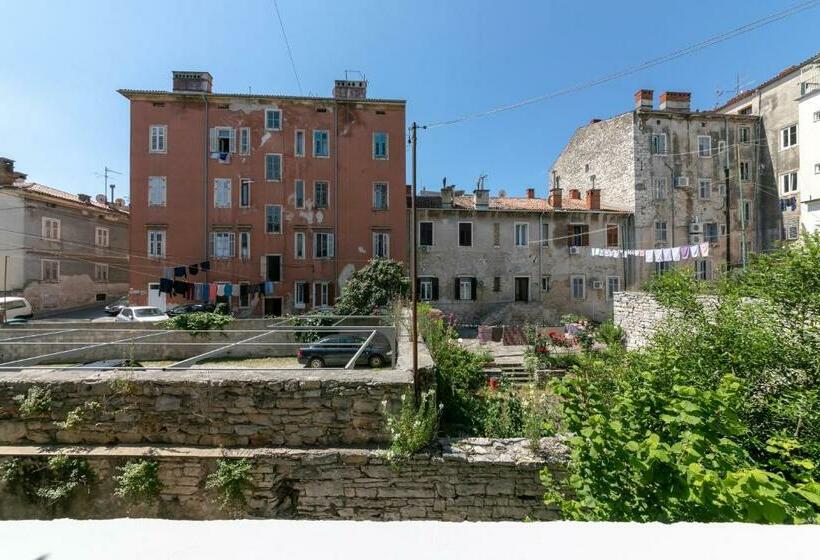 ガーデンビュースーペリアールーム, La Preziosa Rooms