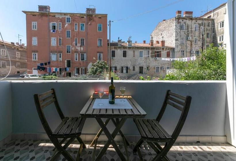 ガーデンビュースーペリアールーム, La Preziosa Rooms