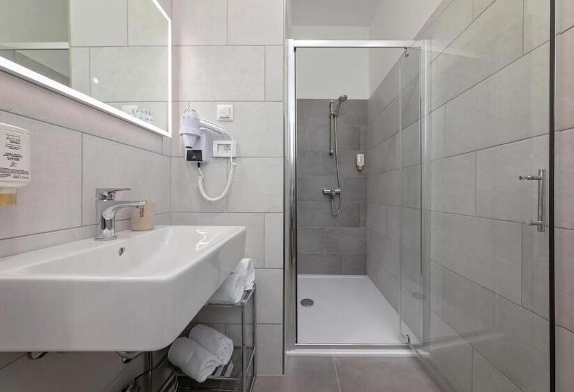 ガーデンビュースーペリアールーム, La Preziosa Rooms