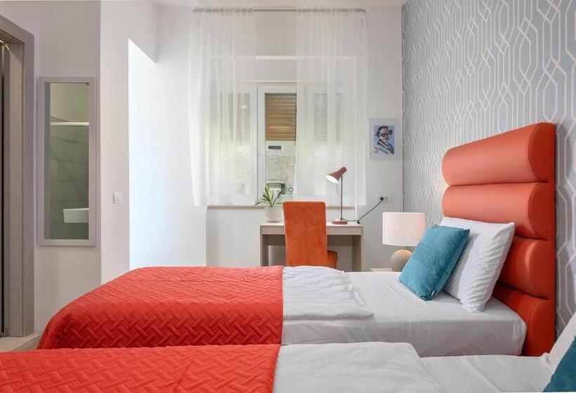 ガーデンビュースーペリアールーム, La Preziosa Rooms