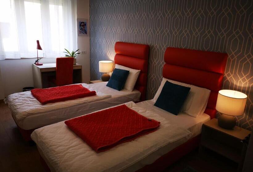 ガーデンビュースーペリアールーム, La Preziosa Rooms