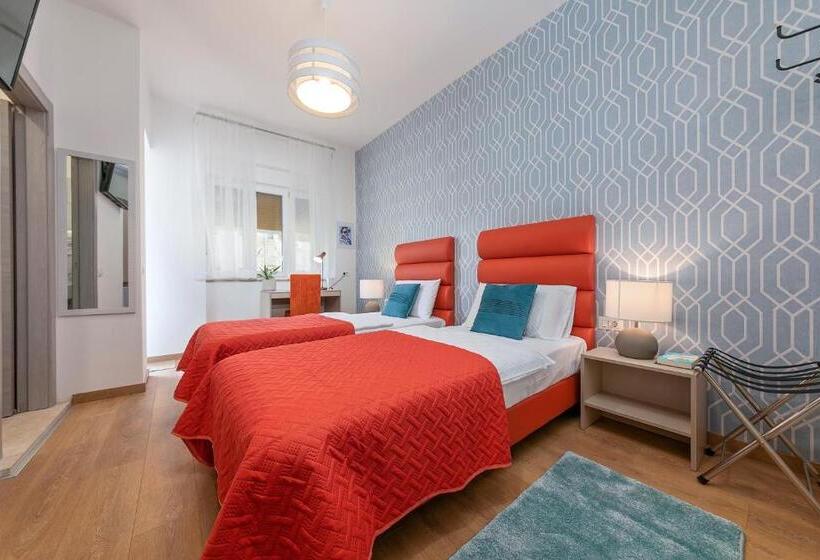 ガーデンビュースーペリアールーム, La Preziosa Rooms