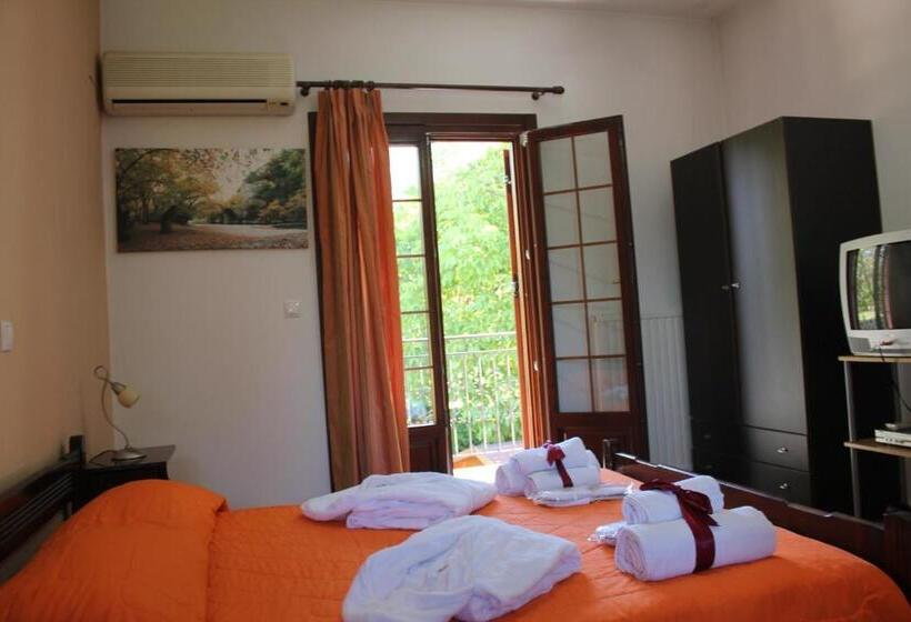 דירת חדר, Artemis Apartments