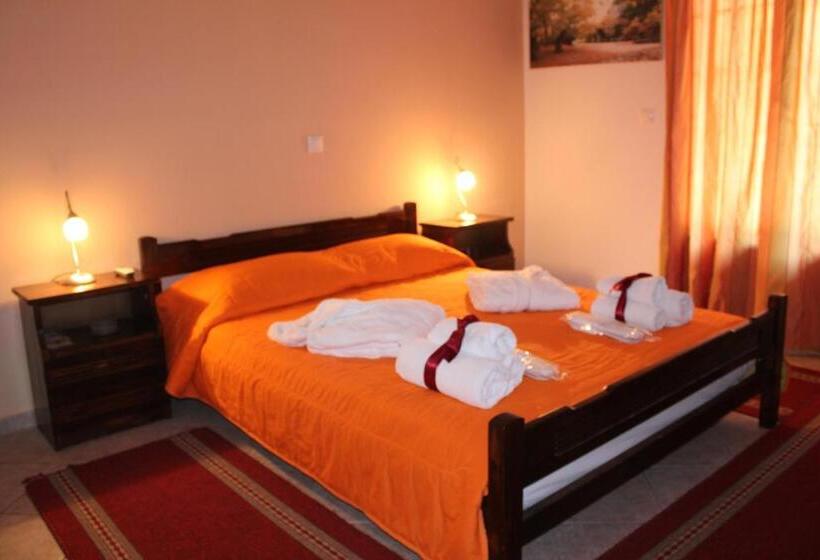 דירת חדר, Artemis Apartments