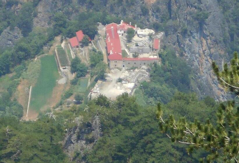 דירת חדר, Artemis Apartments