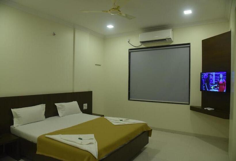Deluxe Kolmen Hengen Huone, Sai Vidisha Palace