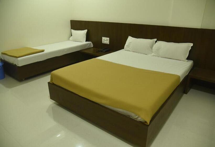 Deluxe Kolmen Hengen Huone, Sai Vidisha Palace