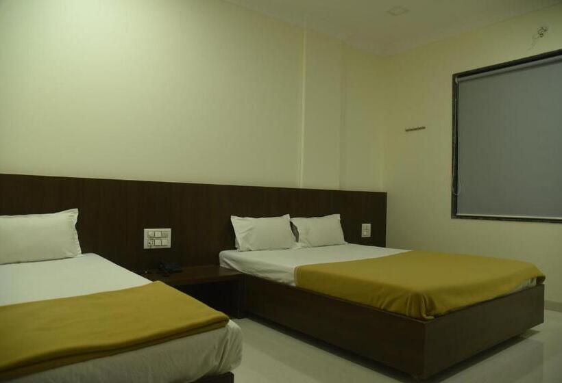 Deluxe Kolmen Hengen Huone, Sai Vidisha Palace